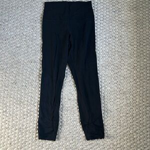 Lululemon Black Wunder Under Leggings with Scallop Hem - Size 6